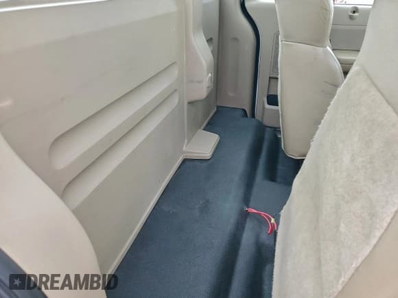 ✅ 2008 Ford F-150 XL • VIN: 1FTRF12W48KB87899 • Lot: 95890505. Wystawiony na Copart z przebiegiem 160 765 mil. Bezpłatny archiwum sprzedaży aukcyjnych z USA i szczegółowy raport historii pojazdu na DreamBid. Zdjęcie 10.