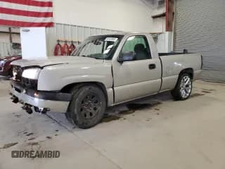 ✅ 2005 Chevrolet Silverado 1500 LS • VIN: 1GCEC14T75Z254816 • Лот: 45102935. Опубликован ранее на Copart с пробегом 124 541 миль. Бесплатный доступ к архиву аукционных продаж из США и подробный отчёт об истории автомобиля на DreamBid. Изображение 1.