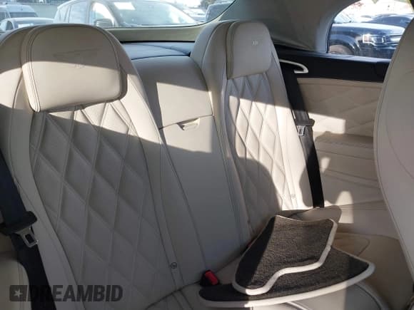 ✅ 2013 Bentley Continental GT • VIN: SCBGR3ZA8DC079426 • Lot: 41688476. Listed on IAAI with 33,576 mi. Free auction sales archive from the USA and detailed vehicle history report at DreamBid. Image 8.