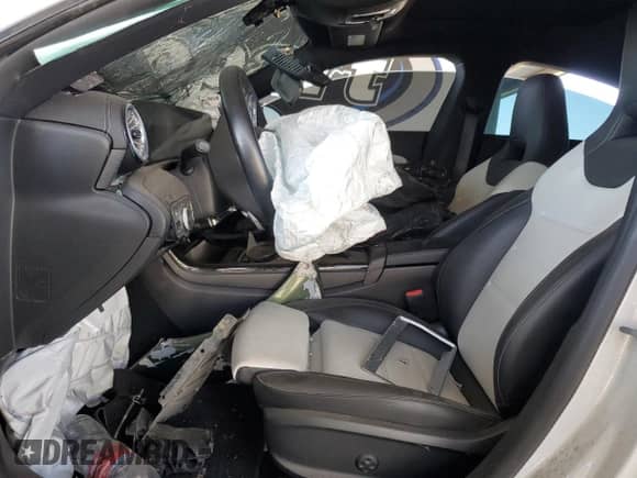 2022 Mercedes-Benz CLA 250 z VIN W1K5J4GB9NN269812, wystawiony jako Copart lot #85718995 z przebiegiem Nie podano mil oraz Czysty tytuł • Clean title. Historia ofert i sprzedaży dostępna na DreamBid. Obrazek 7.