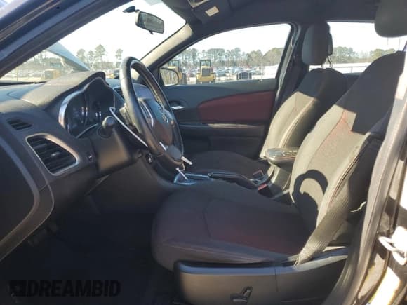 ✅ 2013 Dodge Avenger SXT • VIN: 1C3CDZCB3DN685515 • Лот: 88972695. Опубликован ранее на Copart с пробегом 265 728 миль. Бесплатный доступ к архиву аукционных продаж из США и подробный отчёт об истории автомобиля на DreamBid. Изображение 7.