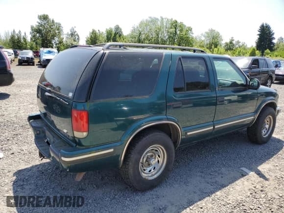 ✅ 1998 Chevrolet Blazer LS • VIN: 1GNDT13W5W2184533 • Лот: 59441555. Опубликован ранее на Copart с пробегом 124 339 миль. Бесплатный доступ к архиву аукционных продаж из США и подробный отчёт об истории автомобиля на DreamBid. Изображение 3.