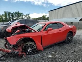 2023 Dodge Challenger SXT z VIN 2C3CDZAG0PH542629, wystawiony jako Copart lot #58115135 z przebiegiem Nie podano mil oraz Szkoda całkowita • Salvage title. Historia ofert i sprzedaży dostępna na DreamBid. Obrazek 1.