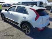 ✅ 2025 Kia Niro SX • VIN: KNDCT3LE3S5219148 • Lot: 42202253. Wystawiony na IAAI z przebiegiem 24 337 mil. Bezpłatny archiwum sprzedaży aukcyjnych z USA i szczegółowy raport historii pojazdu na DreamBid. Zdjęcie 3.