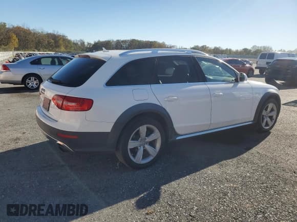 ✅ 2015 Audi allroad A4 Premium • VIN: WA1TFAFLXFA012821 • Лот: 87032185. Опубликован ранее на Copart с пробегом 75 160 миль. Бесплатный доступ к архиву аукционных продаж из США и подробный отчёт об истории автомобиля на DreamBid. Изображение 3.