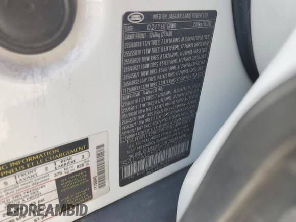 ✅ 2018 Land Rover Range Rover Velar R-Dynamic HSE • VIN: SALYM2RV0JA759043 • Lot: 82174585. Wystawiony na Copart z przebiegiem 71 436 mil. Bezpłatny archiwum sprzedaży aukcyjnych z USA i szczegółowy raport historii pojazdu na DreamBid. Zdjęcie 13.