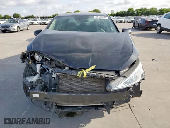 ✅ 2020 Hyundai Elantra SEL • VIN: 5NPD84LF1LH584630 • Lot: 62100845. Listed on Copart with 83,030 mi. Free auction sales archive from the USA and detailed vehicle history report at DreamBid. Image 5.