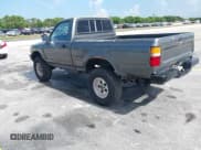 ✅ 1990 Toyota Pickup • VIN: JT4RN81A9L5068772 • Lot: 42445525. Wystawiony na IAAI z przebiegiem 81 620 mil. Bezpłatny archiwum sprzedaży aukcyjnych z USA i szczegółowy raport historii pojazdu na DreamBid. Zdjęcie 3.