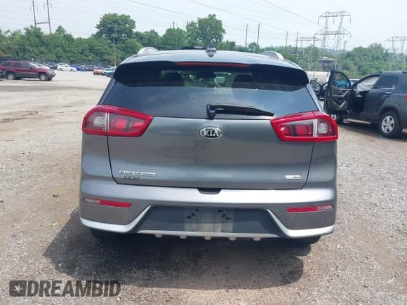 ✅ 2017 Kia Niro Touring • VIN: KNDCE3LC6H5088752 • Лот: 42611717. Опубликован ранее на IAAI с пробегом 186 847 миль. Бесплатный доступ к архиву аукционных продаж из США и подробный отчёт об истории автомобиля на DreamBid. Изображение 17.