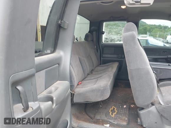 ✅ 2001 Chevrolet Silverado 2500HD LS • VIN: 1GCHK29U61E280459 • Лот: 42197585. Опубликован ранее на IAAI с пробегом 153 612 миль. Бесплатный доступ к архиву аукционных продаж из США и подробный отчёт об истории автомобиля на DreamBid. Изображение 8.