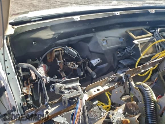 ✅ 2002 Ford F-350 XL • VIN: 1FTSW31F42EA76712 • Lot: 93949185. Listed on Copart with Not provided. Free auction sales archive from the USA and detailed vehicle history report at DreamBid. Image 9.