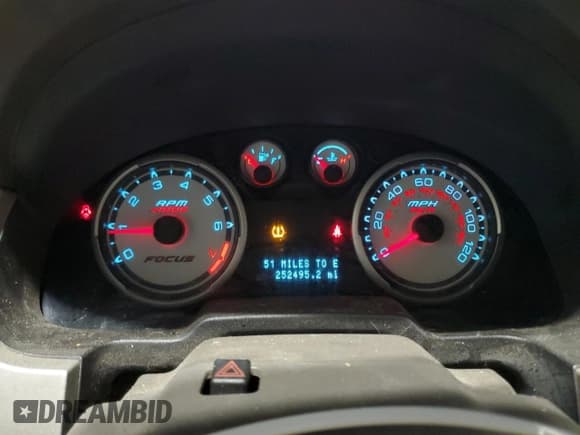 ✅ 2011 Ford Focus SEL • VIN: 1FAHP3HN2BW115818 • Лот: 82483515. Опубликован ранее на Copart с пробегом 252 495 миль. Бесплатный доступ к архиву аукционных продаж из США и подробный отчёт об истории автомобиля на DreamBid. Изображение 9.