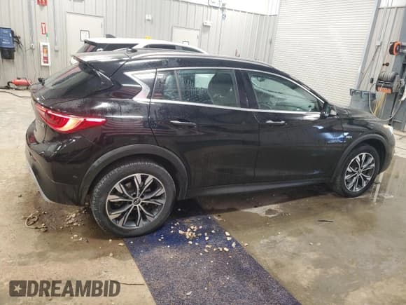 ✅ 2018 Infiniti QX30 Essential • VIN: SJKCH5CR0JA060429 • Lot: 50646885. Listed on Copart with 85,864 mi. Free auction sales archive from the USA and detailed vehicle history report at DreamBid. Image 3.