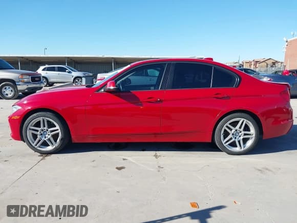 ✅ 2015 BMW 3 Series 328i • VIN: WBA3A5G54FNS83648 • Лот: 43516454. Опубликован ранее на IAAI с пробегом 132 623 миль. Бесплатный доступ к архиву аукционных продаж из США и подробный отчёт об истории автомобиля на DreamBid. Изображение 14.