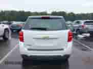 2017 Chevrolet Equinox LS z VIN 2GNALBEK0H1532261, wystawiony jako IAAI lot #43325524 z przebiegiem 90 274 mil mil oraz . Historia ofert i sprzedaży dostępna na DreamBid. Obrazek 16.