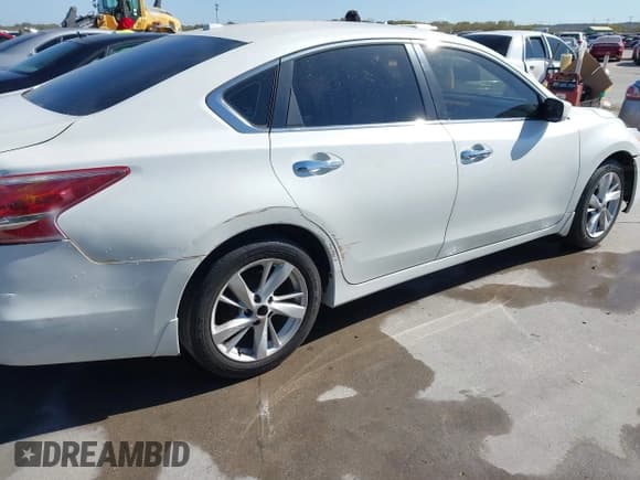 ✅ 2013 Nissan Altima SL • VIN: 1N4AL3AP5DC908530 • Lot: 43660758. Wystawiony na IAAI z przebiegiem 207 461 mil. Bezpłatny archiwum sprzedaży aukcyjnych z USA i szczegółowy raport historii pojazdu na DreamBid. Zdjęcie 6.