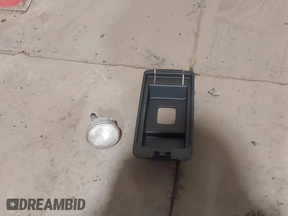 ✅ 2011 Jeep Grand Cherokee Laredo • VIN: 1J4RR4GG4BC550949 • Lot: 43546308. Listed on IAAI with 204,503 mi. Free auction sales archive from the USA and detailed vehicle history report at DreamBid. Image 12.