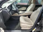 ✅ 2019 Buick Envision Preferred • VIN: LRBFX1SA3KD006077 • Lot: 64453745. Wystawiony na Copart z przebiegiem 94 810 mil. Bezpłatny archiwum sprzedaży aukcyjnych z USA i szczegółowy raport historii pojazdu na DreamBid. Zdjęcie 7.