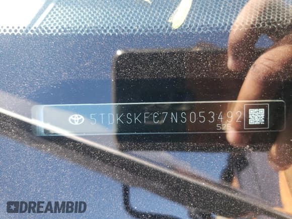 ✅ 2022 Toyota Sienna LE • VIN: 5TDKSKFC7NS053492 • Lot: 85648175. Wystawiony na Copart z przebiegiem 51 795 mil. Bezpłatny archiwum sprzedaży aukcyjnych z USA i szczegółowy raport historii pojazdu na DreamBid. Zdjęcie 13.