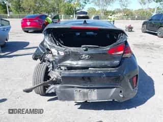 2020 Hyundai Veloster 2.0 z VIN KMHTG6AF6LU023533, wystawiony jako IAAI lot #41742430 z przebiegiem 95 531 mil mil oraz . Historia ofert i sprzedaży dostępna na DreamBid. Obrazek 6.