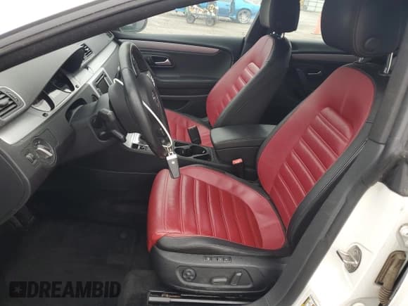 ✅ 2015 Volkswagen CC R-Line • VIN: WVWBN7AN8FE822778 • Lot: 85030974. Listed on Copart with 61,681 mi. Free auction sales archive from the USA and detailed vehicle history report at DreamBid. Image 7.