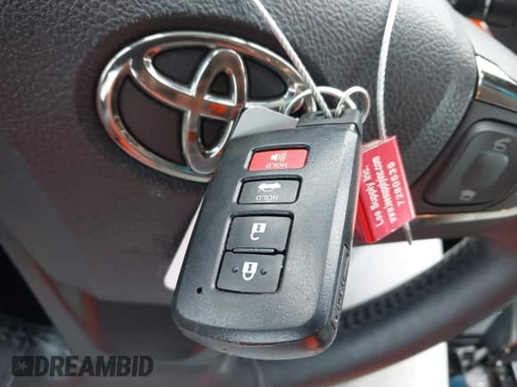 ✅ 2014 Toyota Avalon Limited • VIN: 4T1BK1EB2EU079380 • Lot: 42115889. Listed on IAAI with 165,059 mi. Free auction sales archive from the USA and detailed vehicle history report at DreamBid. Image 11.