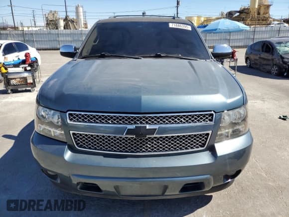 ✅ 2009 Chevrolet Tahoe LTZ • VIN: 1GNFC33J69R101907 • Lot: 71886395. Wystawiony na Copart z przebiegiem 246 080 mil. Bezpłatny archiwum sprzedaży aukcyjnych z USA i szczegółowy raport historii pojazdu na DreamBid. Zdjęcie 5.