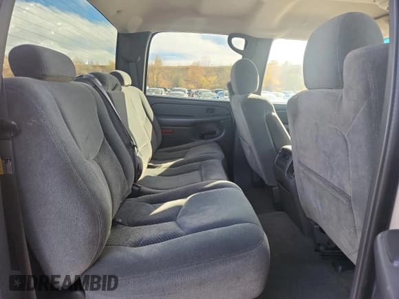 ✅ 2005 Chevrolet Silverado 2500HD LS • VIN: 1GCHK23235F829056 • Lot: 91419425. Wystawiony na Copart z przebiegiem 142 763 mil. Bezpłatny archiwum sprzedaży aukcyjnych z USA i szczegółowy raport historii pojazdu na DreamBid. Zdjęcie 10.