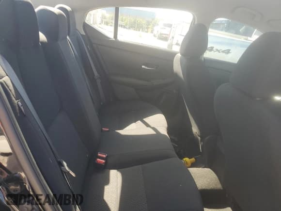 ✅ 2023 Nissan Sentra S • VIN: 3N1AB8BV4PY309060 • Lot: 84228505. Wystawiony na Copart z przebiegiem 44 731 mil. Bezpłatny archiwum sprzedaży aukcyjnych z USA i szczegółowy raport historii pojazdu na DreamBid. Zdjęcie 10.