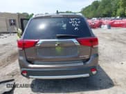 ✅ 2018 Mitsubishi Outlander SE • VIN: JA4AD3A33JZ014095 • Lot: 42278605. Wystawiony na IAAI z przebiegiem 235 000 mil. Bezpłatny archiwum sprzedaży aukcyjnych z USA i szczegółowy raport historii pojazdu na DreamBid. Zdjęcie 16.