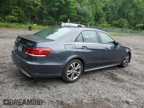 ✅ 2014 Mercedes-Benz E 250 Luxury • VIN: WDDHF9HB7EA878883 • Lot: 61419565. Listed on Copart with 134,701 mi. Free auction sales archive from the USA and detailed vehicle history report at DreamBid. Image 3.