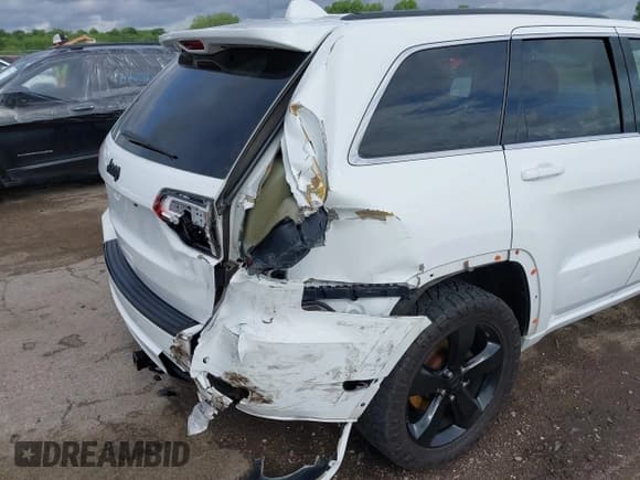 ✅ 2015 Jeep Grand Cherokee Laredo • VIN: 1C4RJFAG4FC924001 • Лот: 42310622. Опубликован ранее на IAAI с пробегом 100 845 миль. Бесплатный доступ к архиву аукционных продаж из США и подробный отчёт об истории автомобиля на DreamBid. Изображение 6.