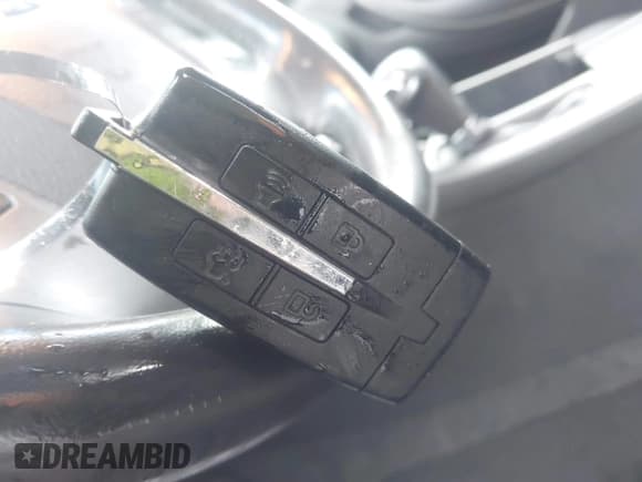 ✅ 2010 Ford Taurus SEL • VIN: 1FAHP2EW8AG100305 • Lot: 43528397. Listed on IAAI with 72,233 mi. Free auction sales archive from the USA and detailed vehicle history report at DreamBid. Image 11.