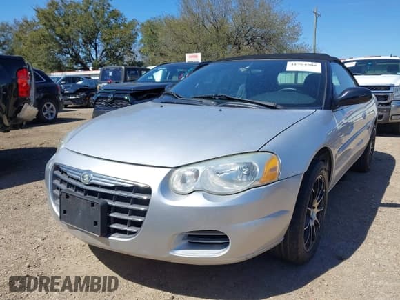 ✅ 2005 Chrysler Sebring • VIN: 1C3EL45RX5N502685 • Lot: 41764508. Listed on IAAI with 161,690 mi. Free auction sales archive from the USA and detailed vehicle history report at DreamBid. Image 6.