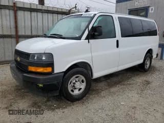 ✅ 2019 Chevrolet Express Passenger LS • VIN: 1GAWGEFG1K1334129 • Lot: 58387905. Listed on Copart with 40,557 mi. Free auction sales archive from the USA and detailed vehicle history report at DreamBid. Image 1.