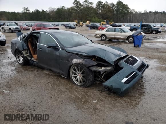 ✅ 2017 Jaguar XJ • VIN: SAJWJ1CD8H8W06740 • Лот: 86709124. Опубликован ранее на Copart с пробегом Не указан. Бесплатный доступ к архиву аукционных продаж из США и подробный отчёт об истории автомобиля на DreamBid. Изображение 4.