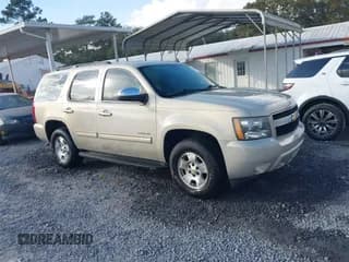 ✅ 2012 Chevrolet Tahoe LT • VIN: 1GNSCBE04CR141228 • Lot: 43740494. Wystawiony na IAAI z przebiegiem 261 914 mil. Bezpłatny archiwum sprzedaży aukcyjnych z USA i szczegółowy raport historii pojazdu na DreamBid. Zdjęcie 1.