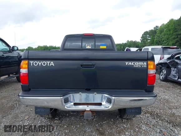 ✅ 2002 Toyota Tacoma • VIN: 5TEWN72N72Z058610 • Lot: 42376830. Wystawiony na IAAI z przebiegiem 210 929 mil. Bezpłatny archiwum sprzedaży aukcyjnych z USA i szczegółowy raport historii pojazdu na DreamBid. Zdjęcie 16.