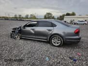 ✅ 2017 Volkswagen Passat S • VIN: 1VWAT7A38HC038239 • Lot: 86126035. Wystawiony na Copart z przebiegiem 178 689 mil. Bezpłatny archiwum sprzedaży aukcyjnych z USA i szczegółowy raport historii pojazdu na DreamBid. Zdjęcie 2.