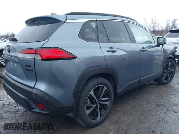 ✅ 2023 Toyota Corolla Cross Hybrid XSE • VIN: 7MUFBABG2PV008781 • Lot: 43659004. Wystawiony na IAAI z przebiegiem 23 595 mil. Bezpłatny archiwum sprzedaży aukcyjnych z USA i szczegółowy raport historii pojazdu na DreamBid. Zdjęcie 4.