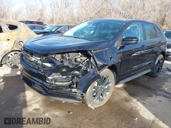 ✅ 2024 Ford Edge SE • VIN: 2FMPK4G9XRBB22229 • Lot: 41804971. Wystawiony na IAAI z przebiegiem 1 014 mil. Bezpłatny archiwum sprzedaży aukcyjnych z USA i szczegółowy raport historii pojazdu na DreamBid. Zdjęcie 17.