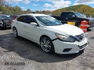 ✅ 2017 Nissan Altima SR • VIN: 1N4AL3AP8HC129631 • Lot: 43435687. Wystawiony na IAAI z przebiegiem 188 426 mil. Bezpłatny archiwum sprzedaży aukcyjnych z USA i szczegółowy raport historii pojazdu na DreamBid. Zdjęcie 1.