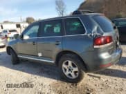 ✅ 2005 Volkswagen Touareg • VIN: WVGZG77L75D075978 • Lot: 92805195. Wystawiony na Copart z przebiegiem Nie podano. Bezpłatny archiwum sprzedaży aukcyjnych z USA i szczegółowy raport historii pojazdu na DreamBid. Zdjęcie 2.
