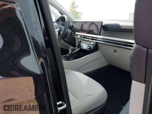 2025 Hyundai Tucson SEL with VIN 5NMJBCDE9SH449458, listed as a IAAI auction lot 43075055 with 7,471 mi miles and . Bid and sale history available at DreamBid. Image 5.