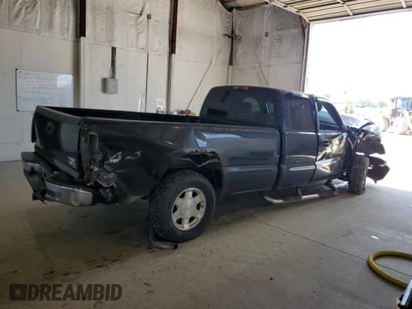 2005 GMC Sierra 1500 SLT with VIN 1GTEK19T95E168040, listed as a Copart auction lot 81080495 with 226,925 mi miles and Salvage title. Bid and sale history available at DreamBid. Image 3.