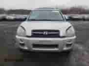 2008 Hyundai Tucson SE z VIN KM8JN12D48U864996, wystawiony jako Copart lot #82535284 z przebiegiem 137 391 mil mil oraz Szkoda całkowita • Salvage title. Historia ofert i sprzedaży dostępna na DreamBid. Obrazek 5.