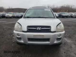 2008 Hyundai Tucson SE z VIN KM8JN12D48U864996, wystawiony jako Copart lot #82535284 z przebiegiem 137 391 mil mil oraz Szkoda całkowita • Salvage title. Historia ofert i sprzedaży dostępna na DreamBid. Obrazek 5.