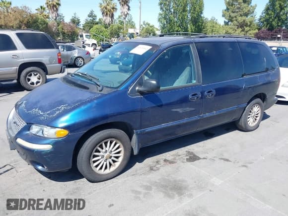 ✅ 2000 Chrysler Town & Country LX • VIN: 1C4GP44R7YB619785 • Lot: 42624442. Wystawiony na IAAI z przebiegiem 306 548 mil. Bezpłatny archiwum sprzedaży aukcyjnych z USA i szczegółowy raport historii pojazdu na DreamBid. Zdjęcie 2.