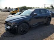 ✅ 2025 Mazda CX-5 Premium • VIN: JM3KFBDYXS0667932 • Lot: 65612135. Wystawiony na Copart z przebiegiem 1 133 mil. Bezpłatny archiwum sprzedaży aukcyjnych z USA i szczegółowy raport historii pojazdu na DreamBid. Zdjęcie 1.