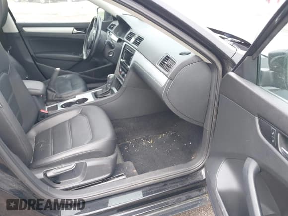 ✅ 2013 Volkswagen Passat SE • VIN: 1VWBP7A31DC017929 • Лот: 42174320. Опубликован ранее на IAAI с пробегом 169 596 миль. Бесплатный доступ к архиву аукционных продаж из США и подробный отчёт об истории автомобиля на DreamBid. Изображение 5.